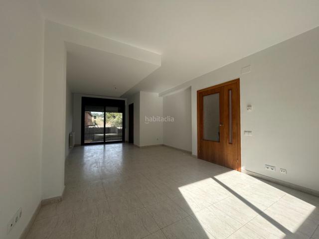 Casa adosada en venta en Vallgorguina. CASA ADOSADA EN VALLGORGUINA. Casas adosadas.