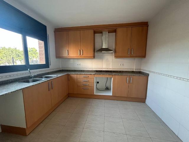 Casa adosada en Venta en Vallgorguina