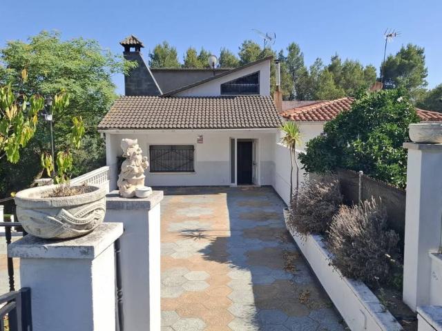 Casa adosada en Venta en Vallirana