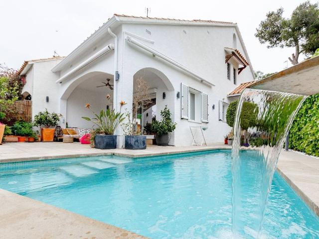 Casa adosada en Venta en Vallpineda Rocamar