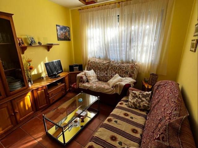 Casa adosada en venta en Valseca. Vivienda unifamiliar de tres dormitorios y dos baños en venta en Valseca. Casas adosadas.
