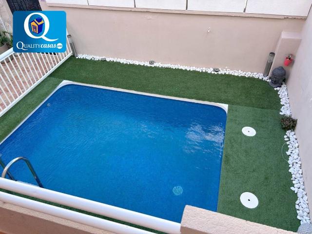 Casa adosada en Venta en Valverde