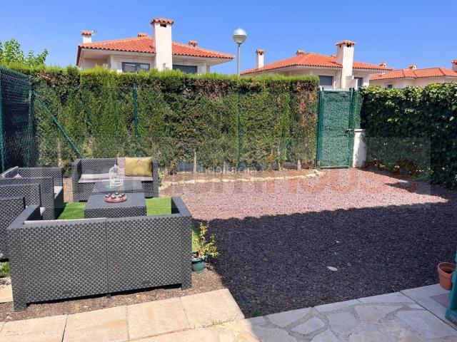 Casa adosada en venta en Vandellòs i l´Hospitalet de l´Infant Costa Dorada. Casa pareada en LHospitalet con tres dormitorios y garaje. Casas adosadas Vandellòs i l´Hospitalet de.