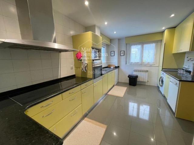 Casa adosada en venta en Vitoria Gasteiz, Mendizorrotza Armentia. SE VENDE CASA EN MENDIZABALA. Casas adosadas Vitoria.