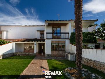 Casa adosada en Venta en Viana de Cega
