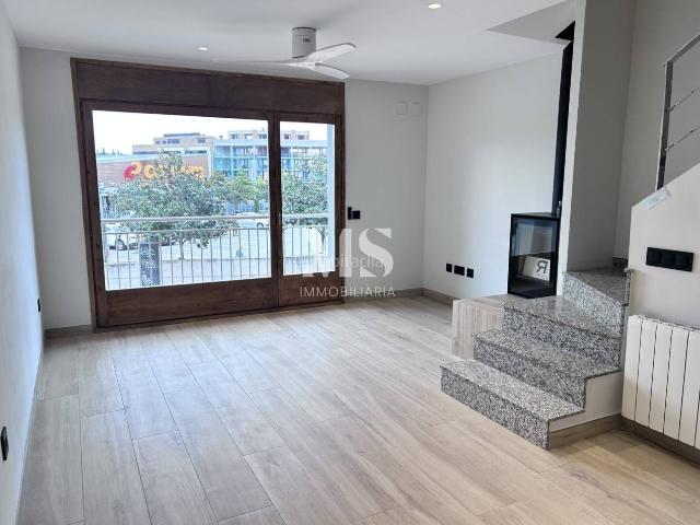 Casa adosada en venta en Vic, Nord. Casa en venta en el centro de Vic UBICACIÓN PRIVILEGIADA!. Casas adosadas.
