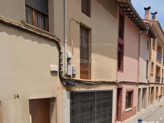 Casa adosada en venta en Vic, Centre. Edifici Residencial a la Guixa: Oportunitat Única a 5 minuts de Vic. Casas adosadas.