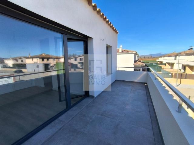 Casa adosada en venta en Vila sacra. Casas adosadas.