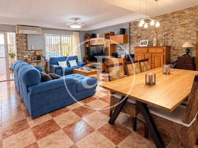 Casa adosada en Venta en Vilamarxant