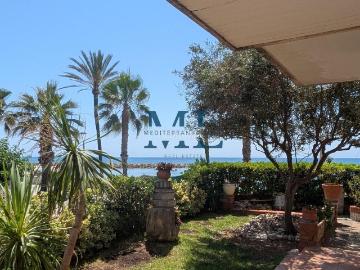 Casa adosada en venta en Vilanova i la Geltrú, Prat de Vilanova Costa Dorada. Casa Adosada esquinera en Primera Linea de Mar de Vilanova i la Geltrú. Casas adosadas Vilanova i la.