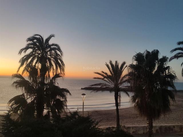 Casa adosada en venta en Vilanova i la Geltrú, Prat de Vilanova Costa Dorada. EXCLUSIVA CASA ADOSADA ESQUINERA EN 1ª LINEA DE MAR EN PRAT DE VILANOVA. Casas adosadas Vilanova i la.