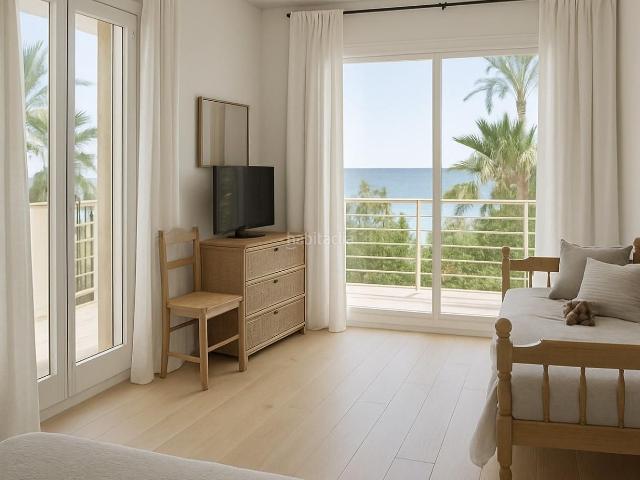 Casa adosada en venta en Vilanova i la Geltrú, Prat de Vilanova Costa Dorada. Exclusiva Casa en Primera Línea del Mar. Casas adosadas Vilanova i la.