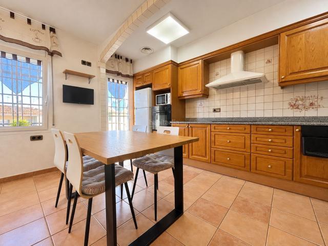 Casa adosada en venta en Vilablareix. Casas adosadas.