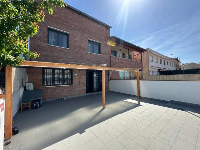 Casa adosada en Venta en Viladecavalls