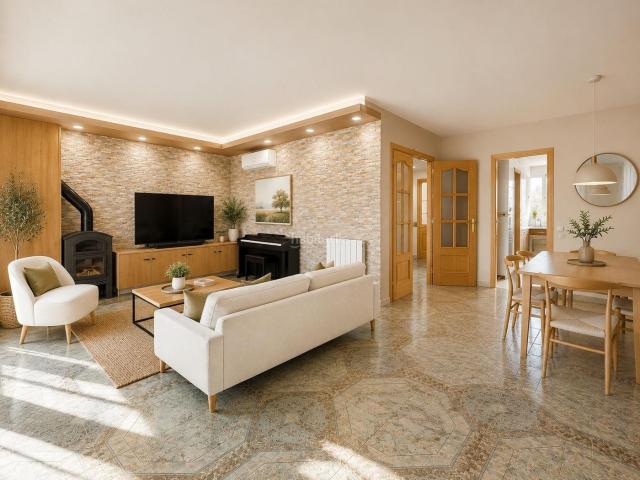 Casa adosada en venta en Viladecavalls. Casa con ascensor, buhardilla y garaje para 5 coches en zona residencial. Casas adosadas.