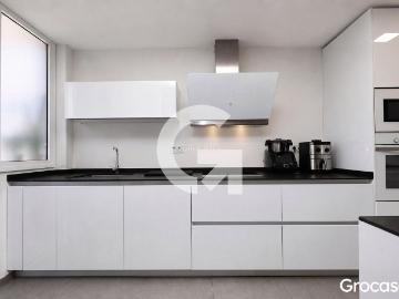 Casa adosada en venta en Viladecans, Centre. CASA REFORMADA CON SOLARIUM Y GARAJE!. Casas adosadas.