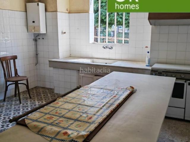 Casa adosada en venta en Vilalba. CASA PARA REFORMAR en el Centro. Casas adosadas.