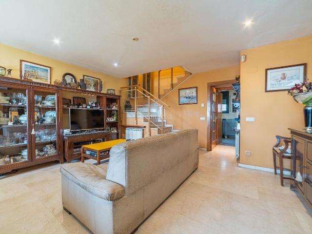 Casa adosada en venta en Vilassar de Mar, Zona Industrial i Agrícola. Primera línea de mar en el corazón del casco antiguo de Vilassar. Casas adosadas Vilassar de.