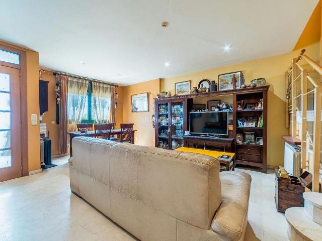 Casa adosada en venta en Vilassar de Mar, Zona Industrial i Agrícola. Primera línea de mar en el corazón del casco antiguo de Vilassar. Casas adosadas Vilassar de.