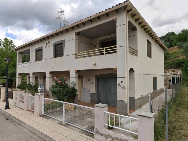 Casa adosada en Venta en Villaverde de Guadalimar