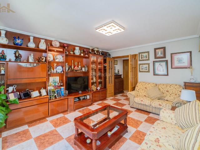 Casa adosada en venta en Villaviciosa de Odón, Centro. espectacular edificio de tres plantas en el centro de Villaviciosa de Odón. Casas adosadas Villaviciosa de.