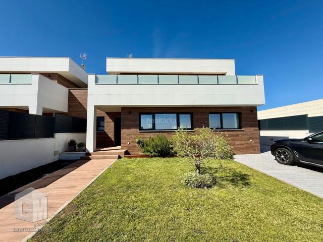 Casa adosada en venta en Villaviciosa de Odón, El Bosque. Chalet Pareado Monte de la Villa. Casas adosadas Villaviciosa de.