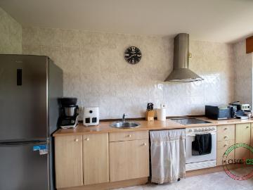 Casa adosada en venta en Villaviciosa, Parroquias suroccidentales. Venta de casa, cuadra y tendejon con finca. Casas adosadas.