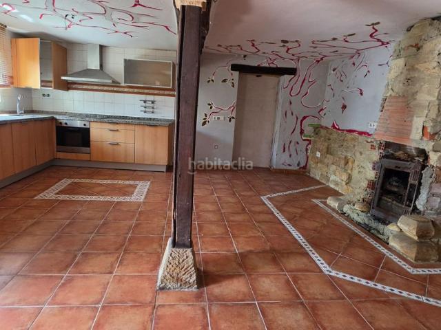 Casa adosada en venta en Villaviciosa, Parroquias surorientales. Ideal para reformar a su gusto. Casas adosadas.