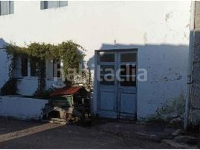 Casa adosada en venta en Villaviciosa, Parroquias surorientales. INMUEBLE ALQUILADO SIN ACCESO AL INTERIOR. Casas adosadas.