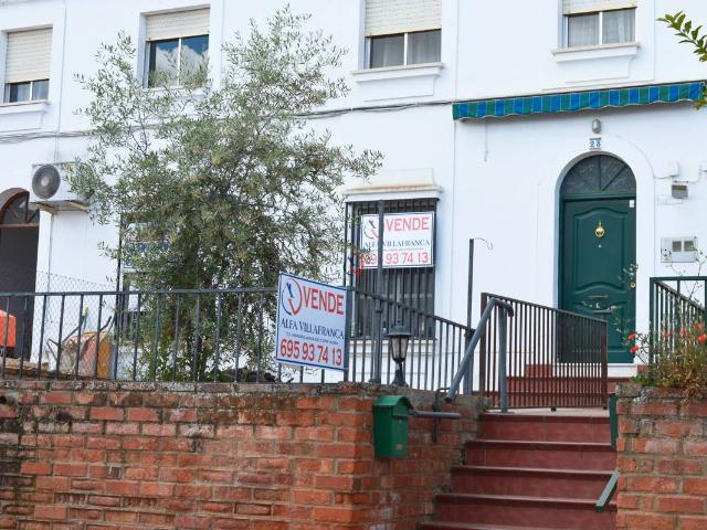 Casa adosada en Venta en Villafranca de los Barros