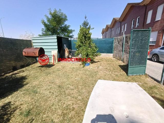 Casa adosada en Venta en Villafría La Ventilla Castañares
