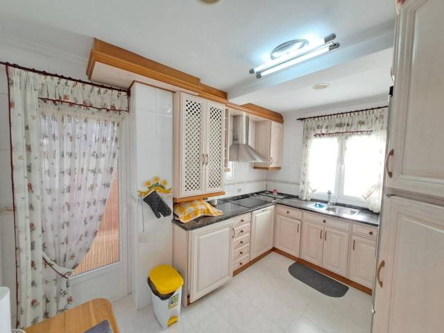 Casa adosada en venta en Villagonzalo Pedernales. IMPRESIONANTE CHALET PARA ENTRAR A VIVIR CON JARDIN EN VILLAGONZALO. Casas adosadas Villagonzalo.