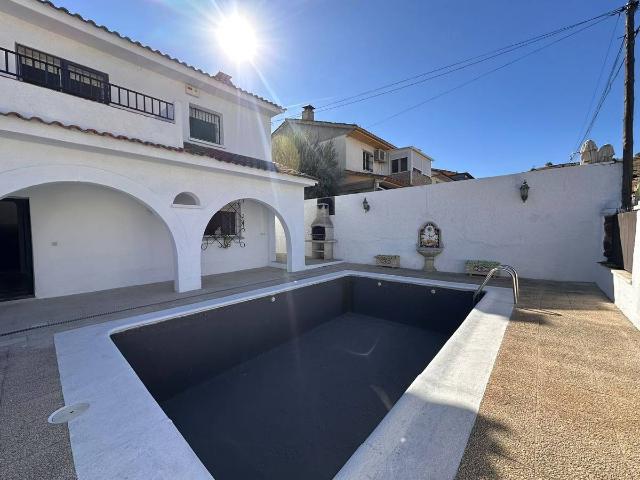Casa adosada en Venta en Villalbilla pueblo