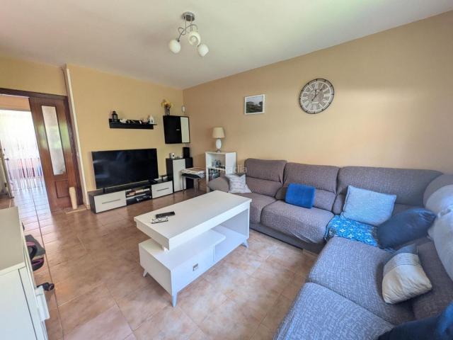 Casa adosada en venta en Villalbilla, Villalbilla Pueblo. ADOSADO EN VILLALBILLA. Casas adosadas.