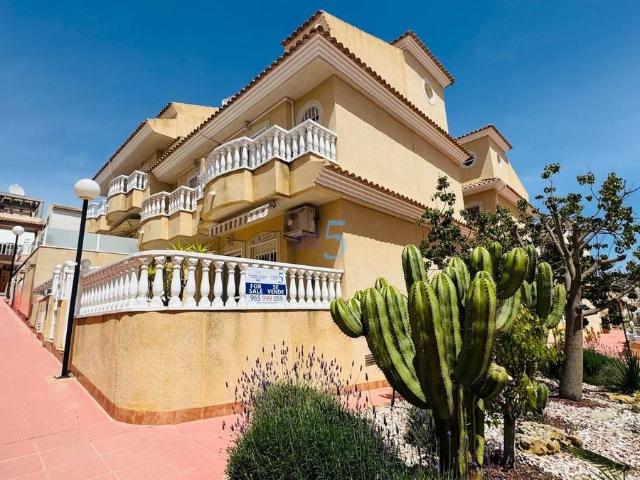 Casa adosada en Venta en Villamartín Las Filipinas