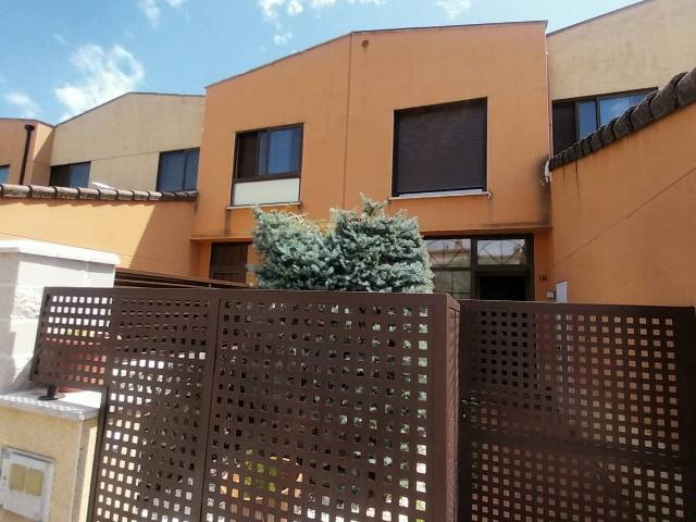 Casa adosada en Venta en Villanubla