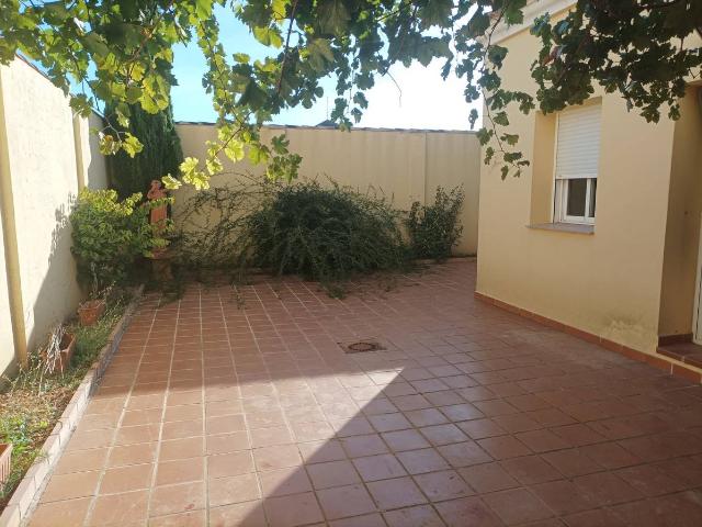 Casa adosada en Venta en Villanueva de Alcardete