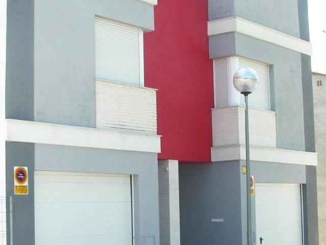 Casa adosada en Venta en Villanueva de Castellón