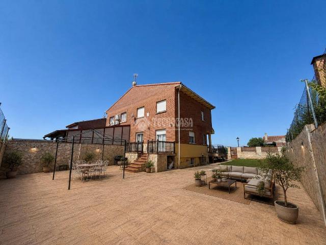 Casa adosada en Venta en Villanueva de la Torre