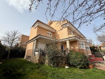 Casa adosada en Venta en Villanueva de la Cañada ciudad