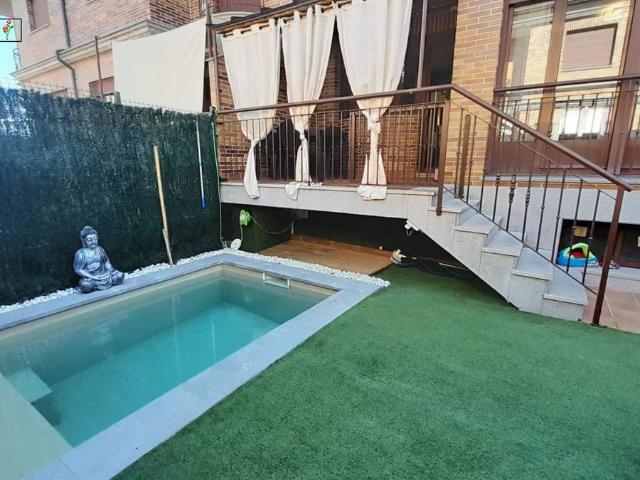 Casa adosada en Venta en Villares de la Reina