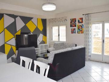Casa adosada en venta en Villares de la Reina. Chalet en venta en Villares de la Reina con jardín y gran garaje. Casas adosadas Villares de la.
