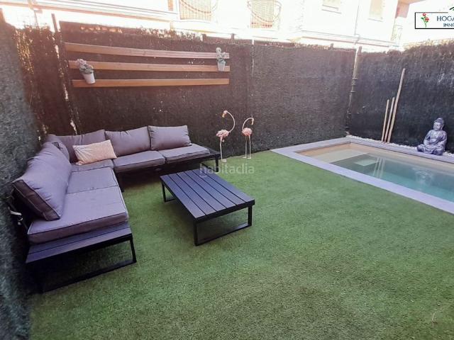 Casa adosada en venta en Villares de la Reina. Adosado en venta en Villares De La Reina, 4 dormitorios. Casas adosadas Villares de la.