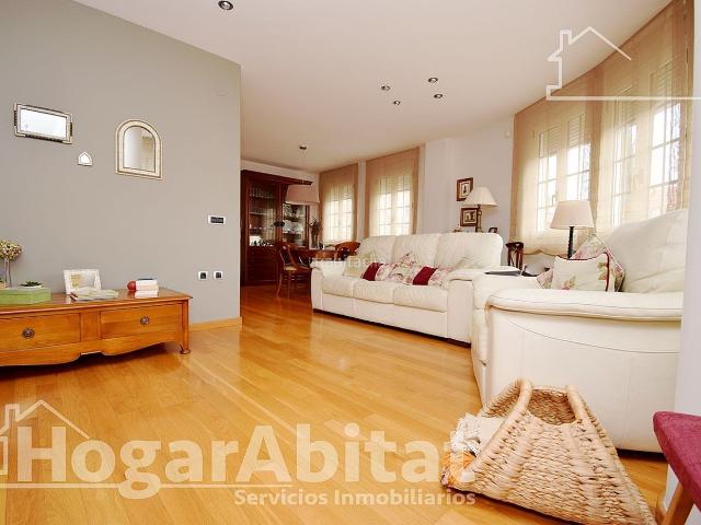 Casa adosada en venta en Villarreal Vila real, Cariñena Carinyena. Espectacular adosado las mejores calidades a tu alcance!. Casas adosadas Villarreal Vila.