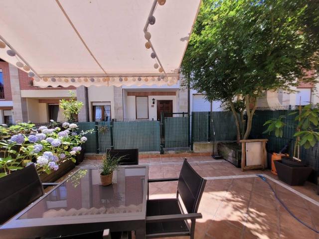 Casa adosada en Venta en Vioño