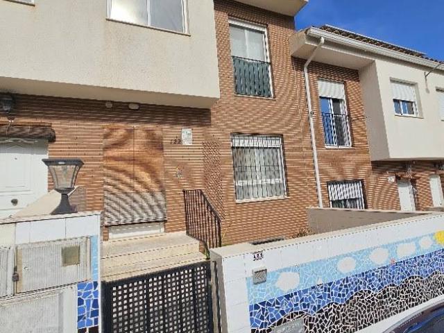 Casa adosada en Venta en Xàtiva