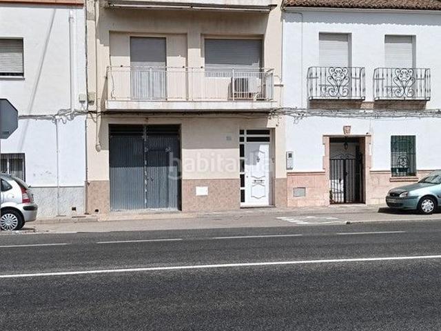 Casa adosada en venta en Xeraco. EDIFICIO EN XERACO A REFORMAR. Casas adosadas.
