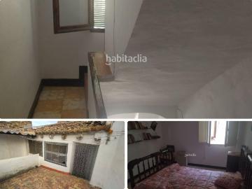 Casa adosada en venta en Xerta. Casa familiar en bon estat. Casas adosadas.