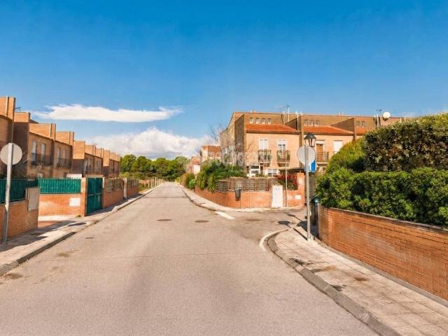 Casa adosada en Venta en Yebes Pueblo