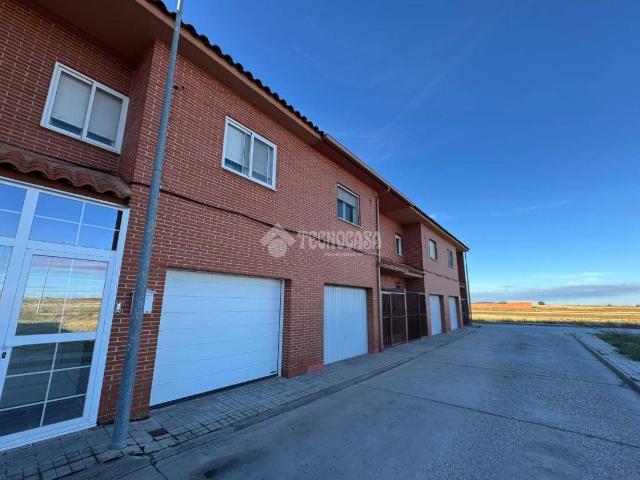 Casa adosada en Venta en Yepes